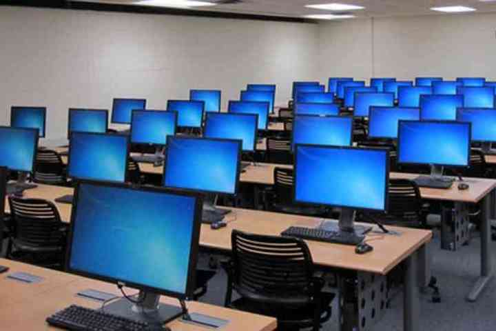 Bloom Public School-Computer Lab