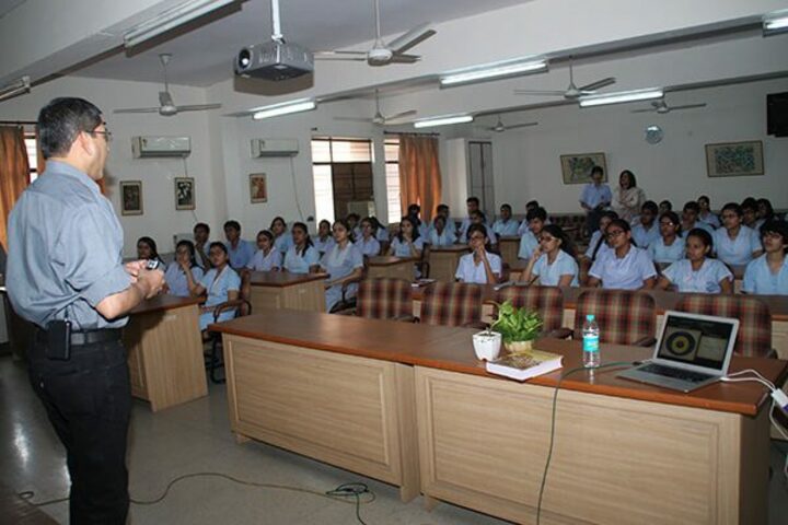 Cambridge School-Seminar Room