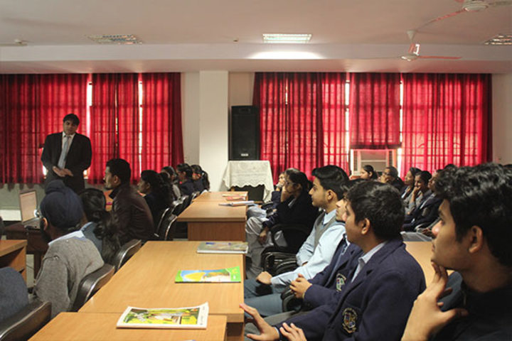 Cambridge School-Seminar Room