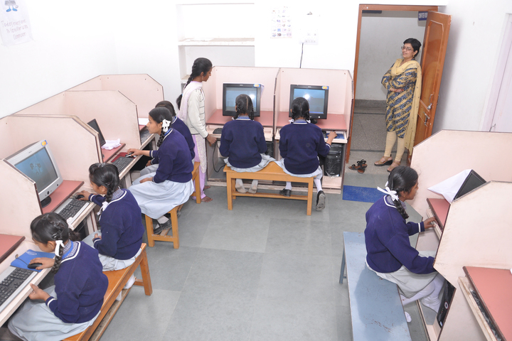 Capital Public School-Computer Lab