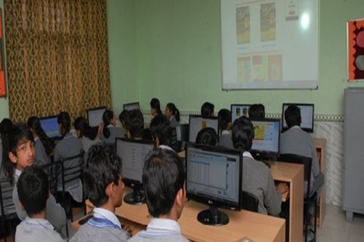 Saraswati Vidya Mandir-Computer Lab