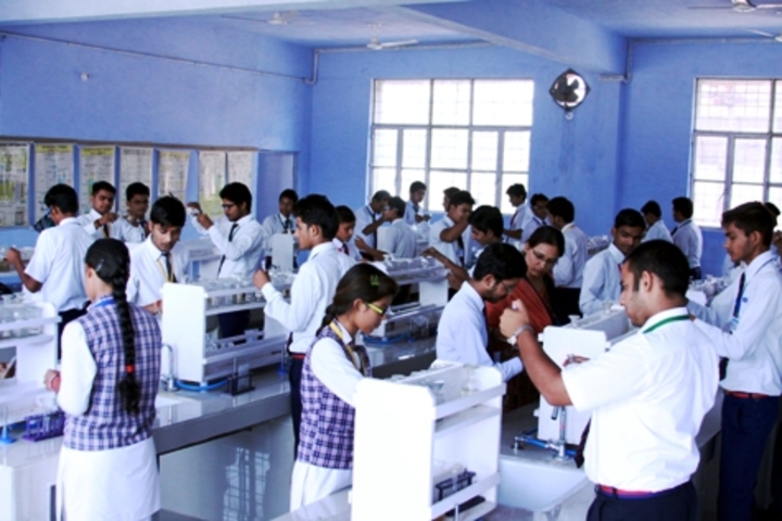 ColonelS Brightland Public School-Chemistry Lab