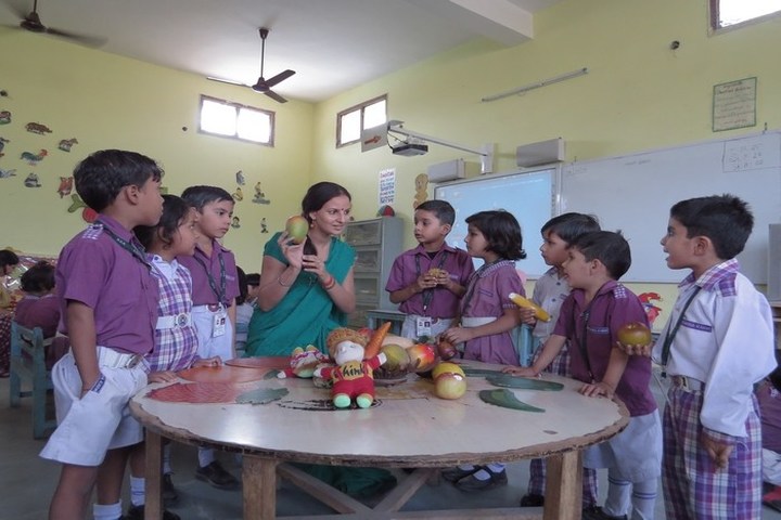 Das Universal Academy-Art Class