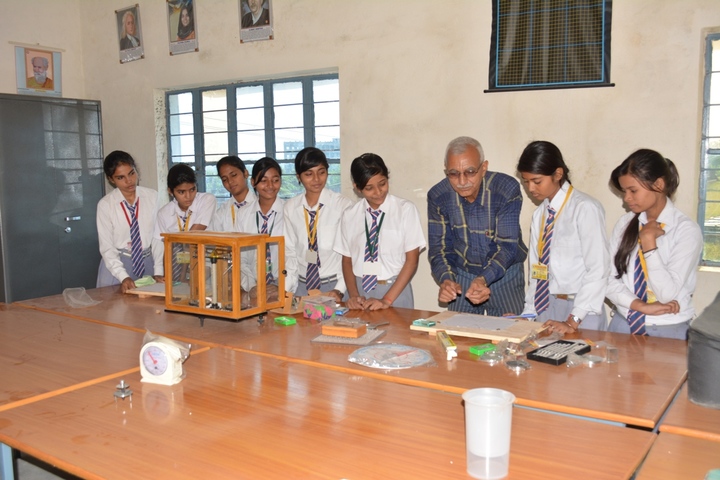Secondary Delhi Public School-Physics Lab