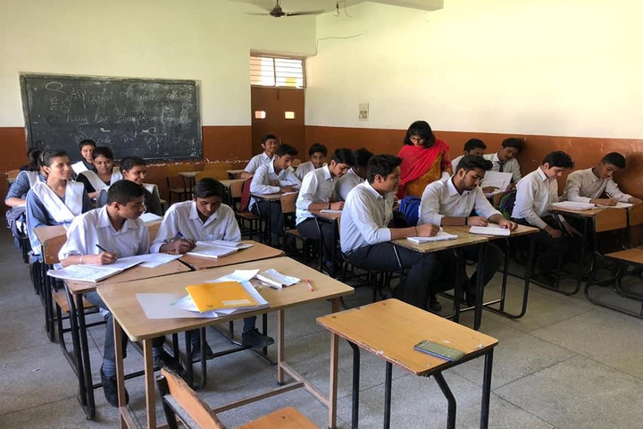 Dayawati Dharmavira Public School-Classroom