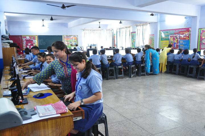 Dehradun Public School-Computer lab1