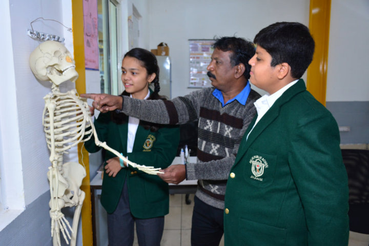 Delhi Public School-Biology-Lab