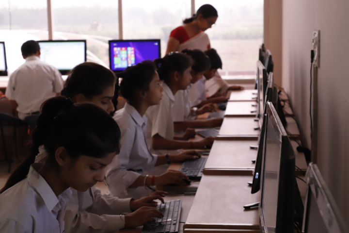 Delhi Public School-Computer-Lab