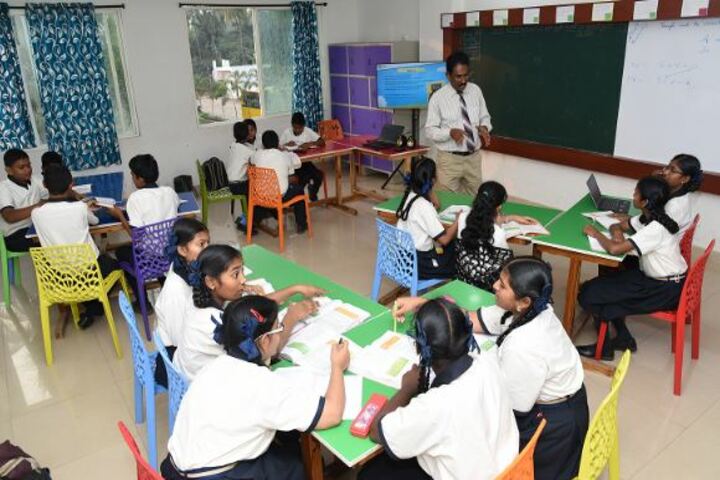 DA Vinci International School-Classroom