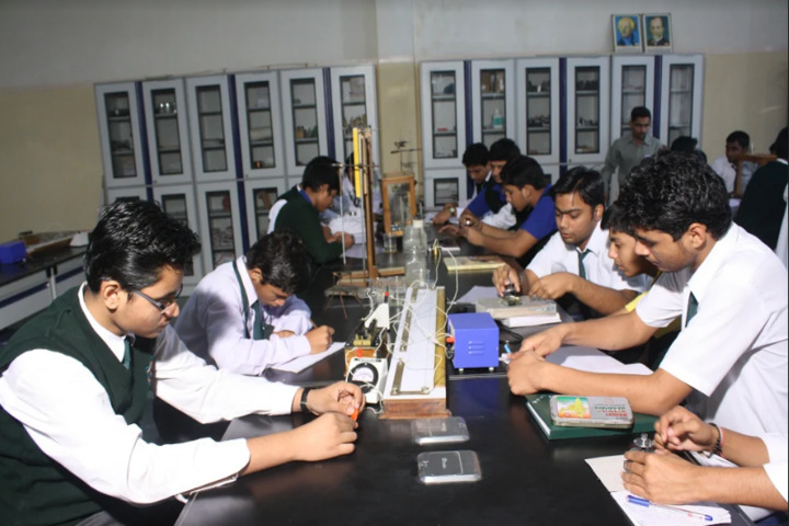 Delhi Public School-Physics Lab