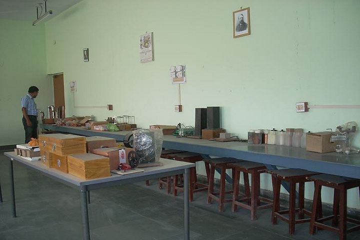 Dr Amrit Lal Ishrat Memial Sunbeam School-Laboratory