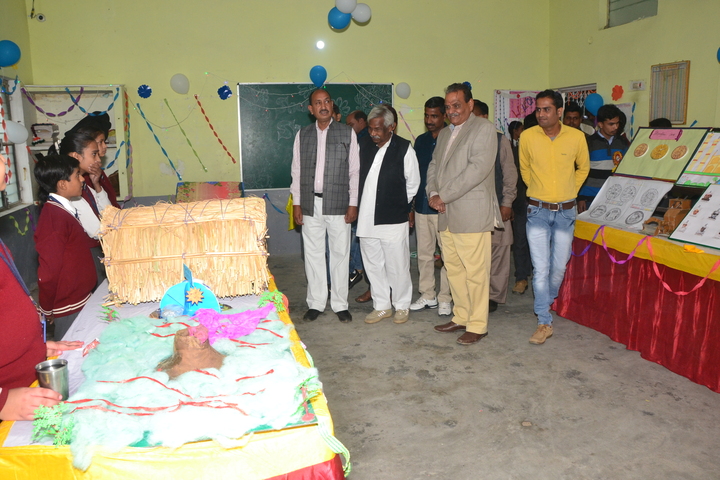 Dunni Devi Gayadeen Smarak Vidhyalaya-Exhibition