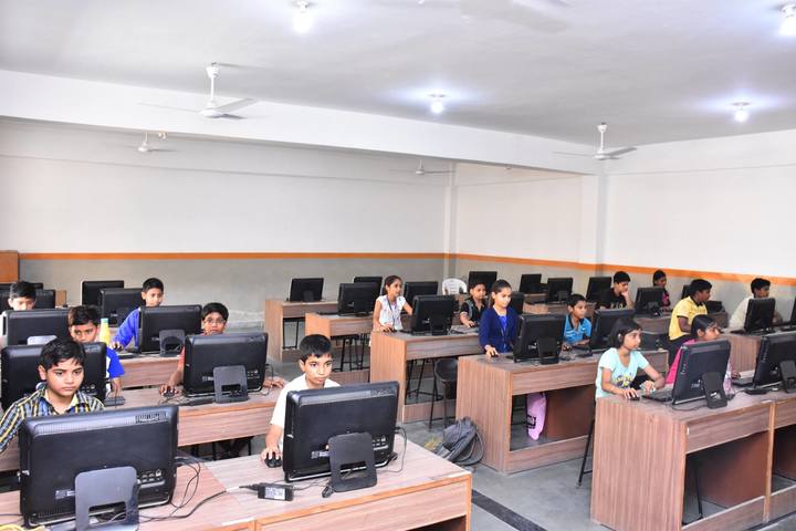 Gayatri Public School-Computer Lab