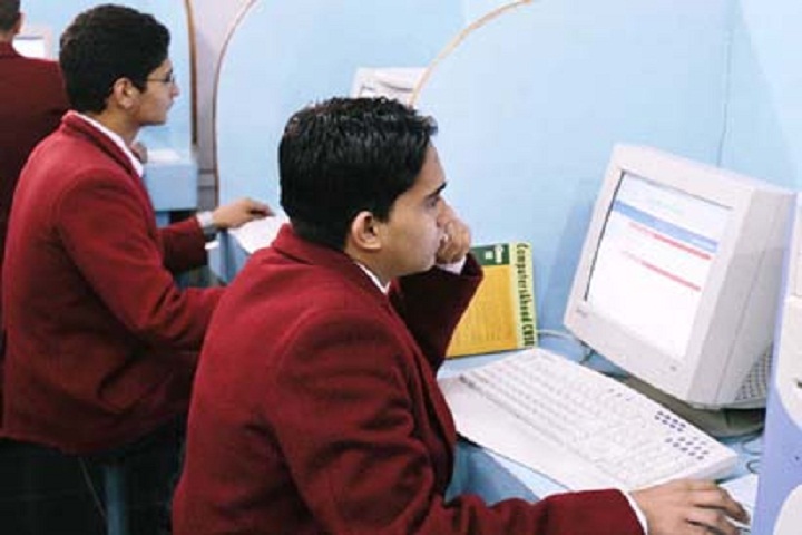 Guru Nanak Convent Senior Secondary School-IT-Lab