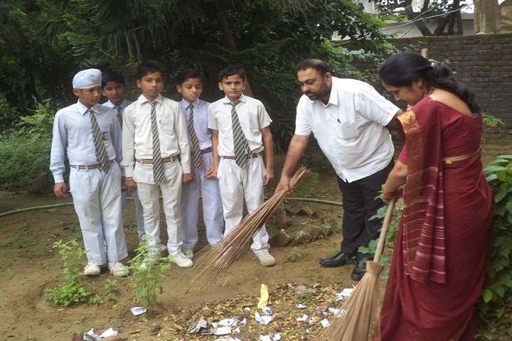 Guru Nanak Convent Senior Secondary School-Swachh Bharat