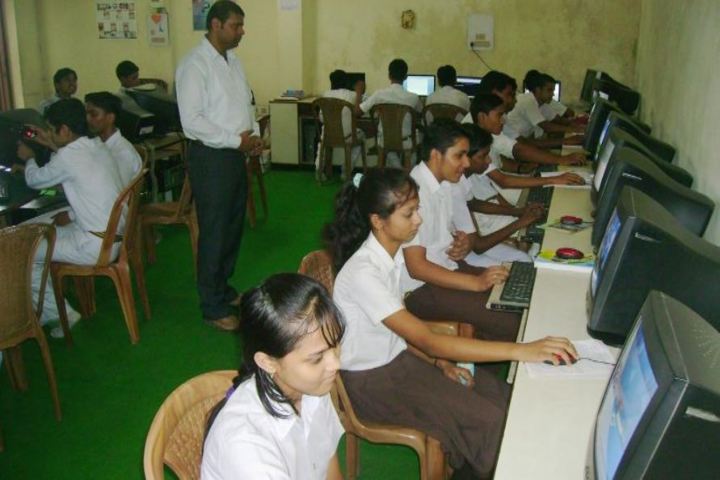 S L D A V Public School-Computer Labs