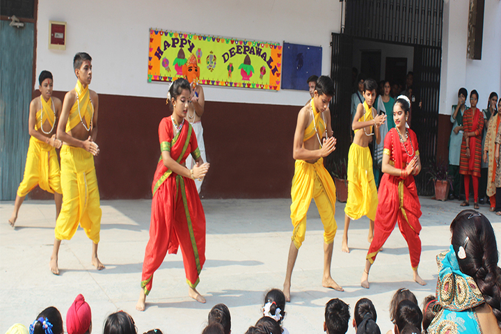 Guru Nanak Public Senior Secondary School-Dance