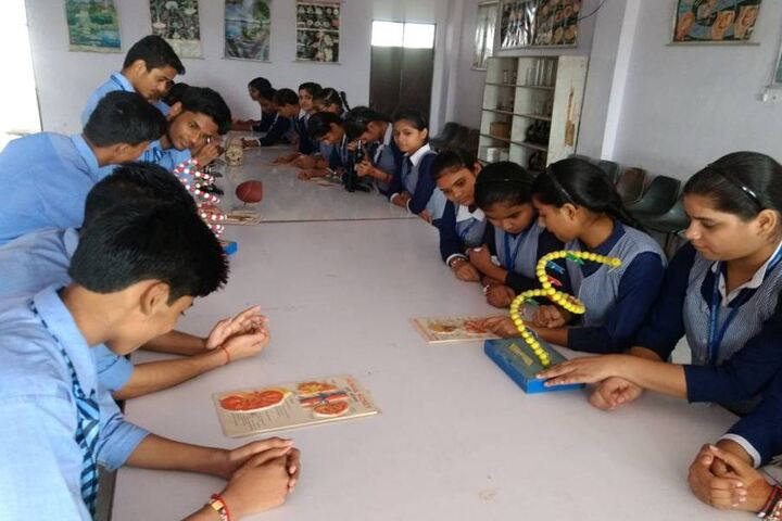 Gurukul Vidyapeeth-Biology Lab