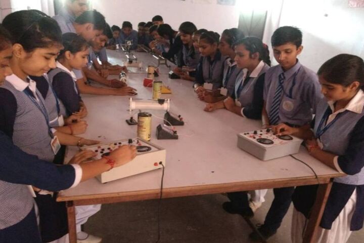 Gurukul Vidyapeeth-Physics Lab