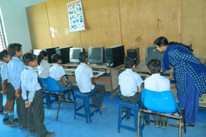 Gurukul Vidyapeeth-Computer lab