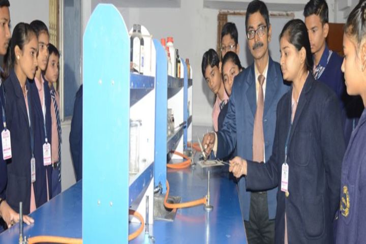 Sri Ram Janki Saraswati Vidya Niketan-Chemistry Lab