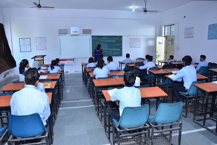 Hi Ness Public School-Classroom