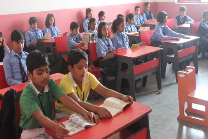Hillwoods Academy-Classroom with students