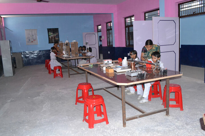 Holy Light Public School-Physic-Lab