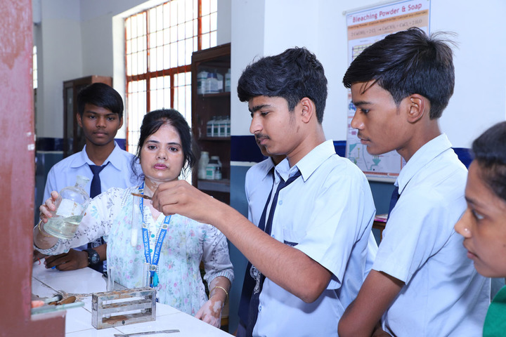 Holy Public School-Chemistry Lab