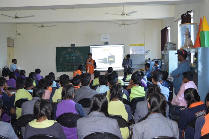 Indus Valley Public School-Smart-Classroom