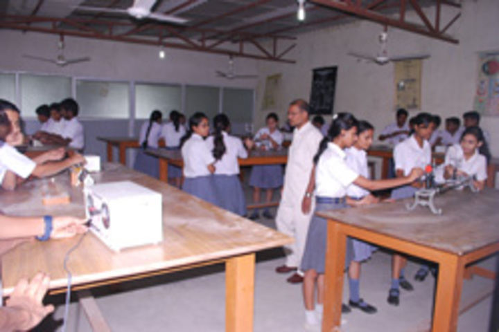 International Centre English School-Physic Lab