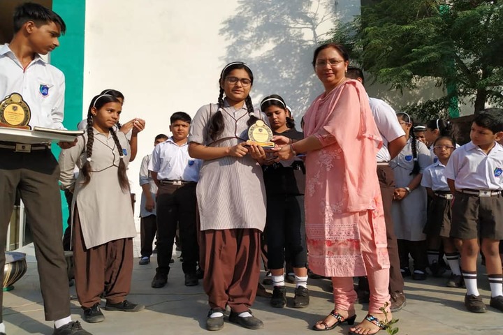 J P International School-Prize Distribution