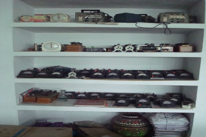 Delhi Public School - Science Lab