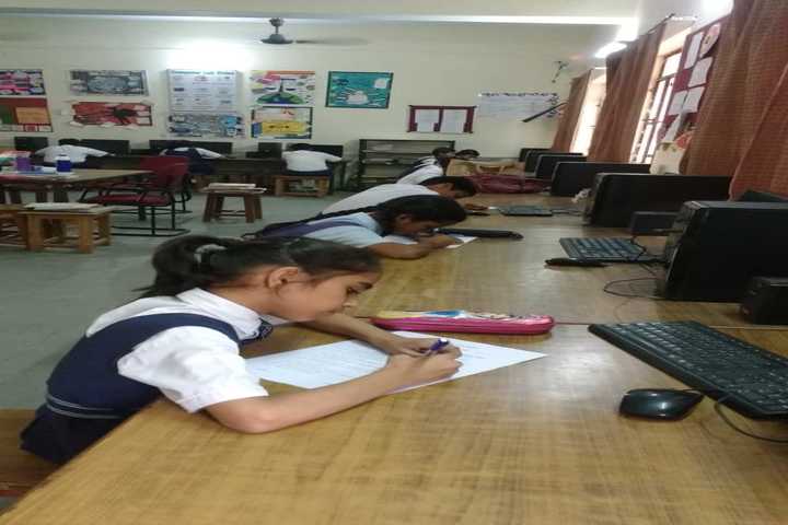 Jagat Taran Golden Jubilee School-Computer Lab