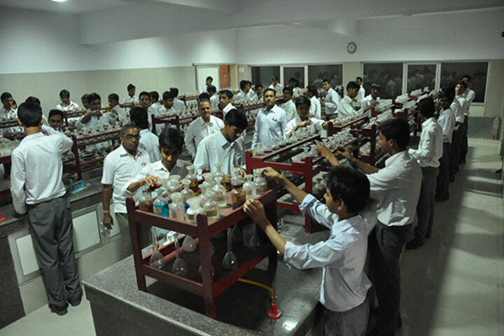 Jai Narayan Vidya Mandir-Chemistry Lab