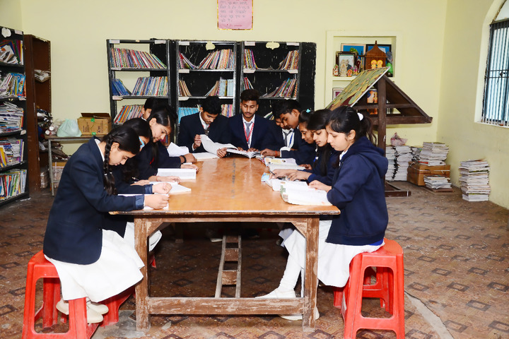 KD Public School-Library
