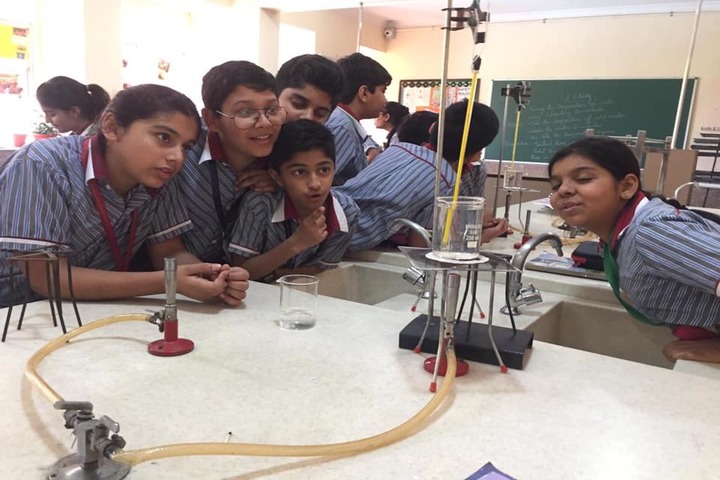 K.R.Mangalam World School-Science Lab