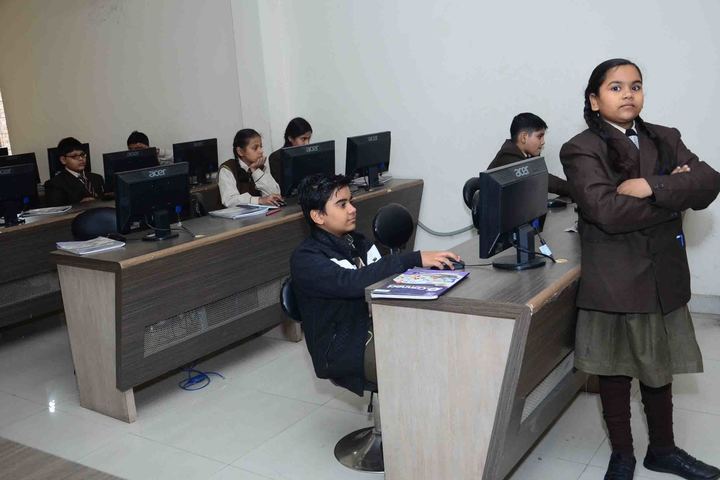 Kanha Makhan Millennium School-Computer Lab