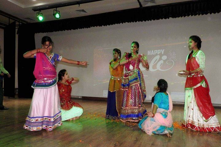 Kunwars Global School-Dance