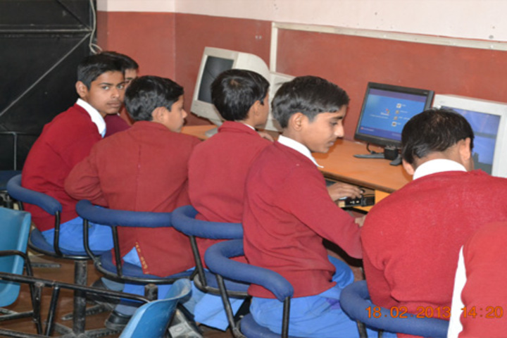 Kusum Pulic School-Computer Lab