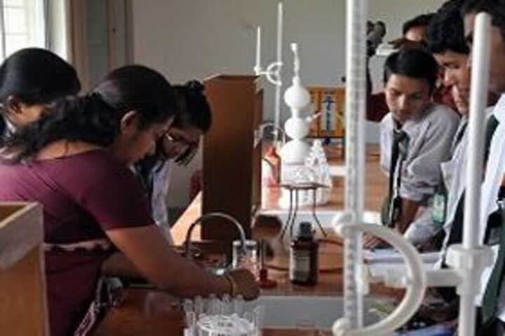 Lakshya Singapore International School-Chemistry Lab