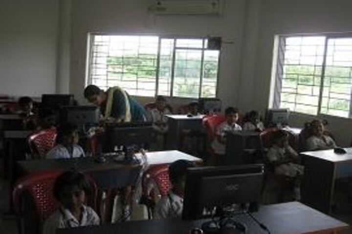 Lakshya Singapore International School-Computer Lab