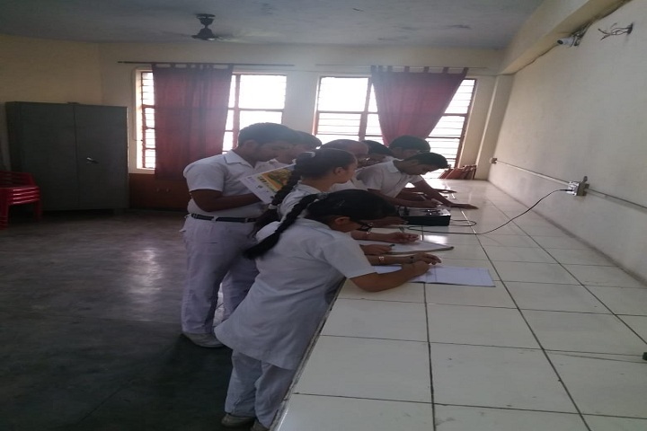 Lord Mahavira School-Physics Lab