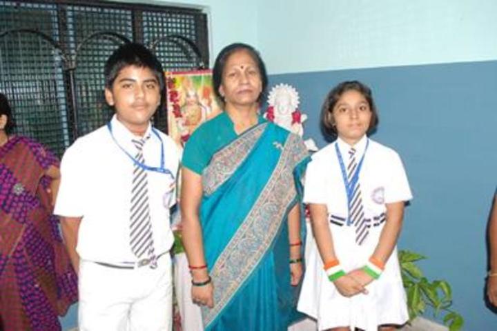 M V Convent Inter College-Teachers Day