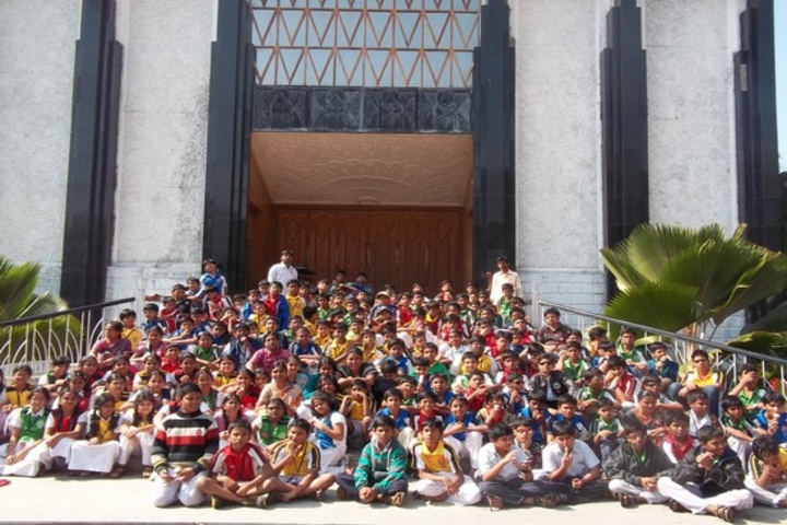 Dr K K R Gowtham International School-Tour