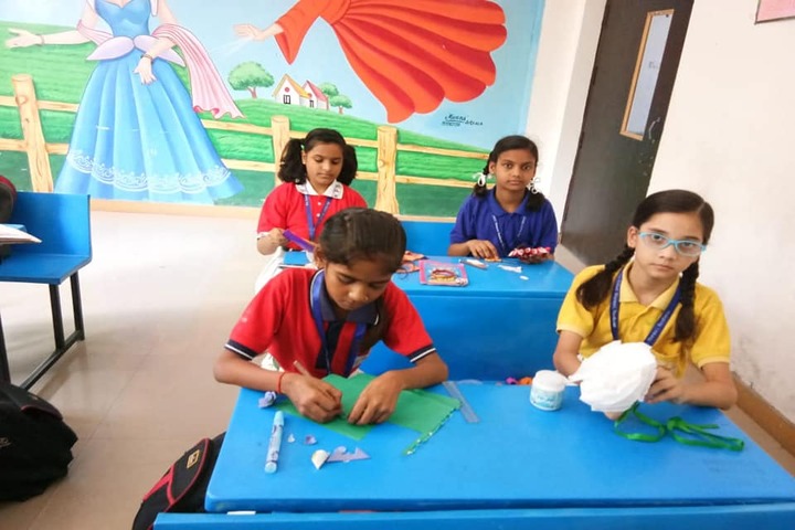 Maa Gayatri Memorial Kaushambi Presidency School-Art And Craft