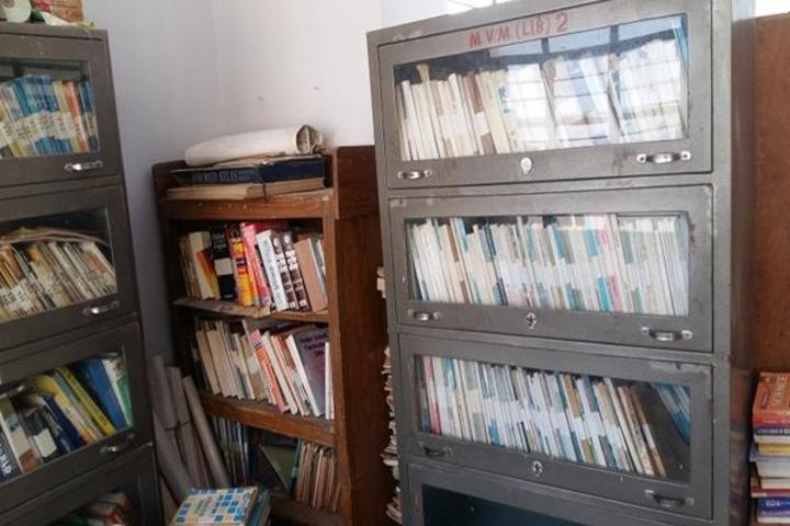 Maharishi Vidya Mandir-Library
