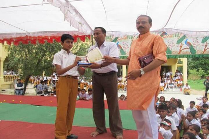 Maharishi Vidya Mandir-Felicitation