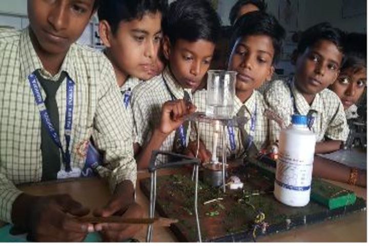 Mahima Public School-Science lab