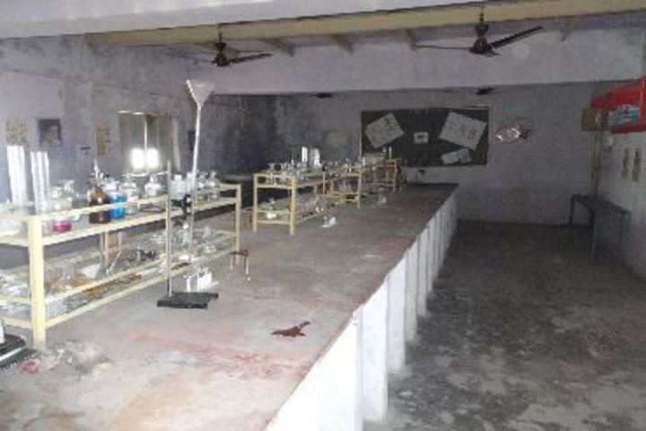 Mahtabrai UM Vidyalaya-Chemistry lab